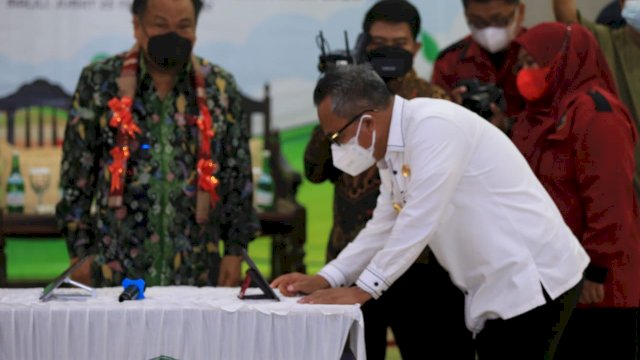 Mahkamah Konstitusi (MK) RI dengan Pemerintah Kabupaten Luwu Timur menandatangani secara elektronik nota kesepahaman tentang Peningkatan Pemahaman Pancasila dan Hak Konstitusional Warga Negara di Kabupaten Luwu Timur.