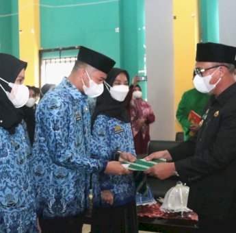 Bupati Luwu Timur Serahkan SK Pengangkatan PNS Formasi 2019 dan CPNS Formasi 2021