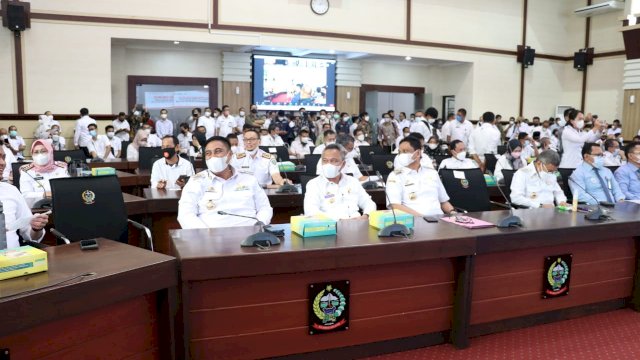 Bupati Luwu Timur, H. Budiman didampingi Sekretaris daerah, H. Bahri Suli dan Inspektur, Salam Latif, menghadiri Rapat Koordinasi Pencegahan Korupsi Terintegrasi Provinsi Susel 2022.