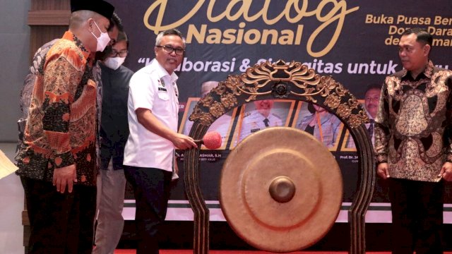 Bupati Luwu Timur, H. Budiman membuka secara resmi Musyawarah Wilayah I KKLR yang diadakan oleh BPW Provinsi Sulsel.