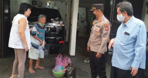 Polisi Temukan Wanita Lansia yang Tersesat Bermodal KTP di Kembangan Jakarta Barat