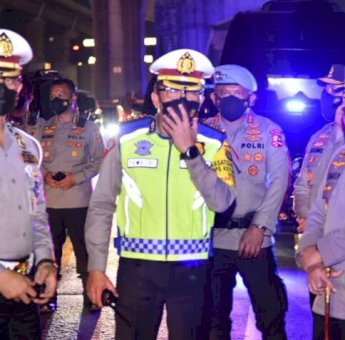 Kapolri Tinjau Langsung Tol Cikampek, Pastikan One Way-Contraflow Berjalan Lancar