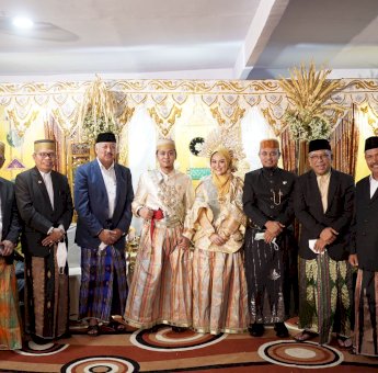 Gubernur Sulsel Andi Sudirman Jadi Saksi Nikah Putra Bupati Soppeng