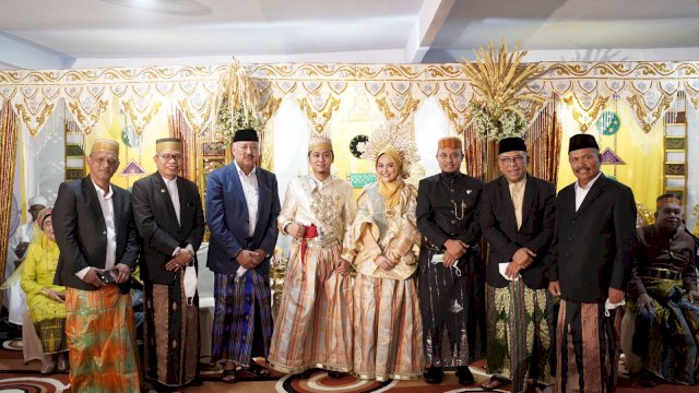 Gubernur Sulsel Andi Sudirman Jadi Saksi Nikah Putra Bupati Soppeng