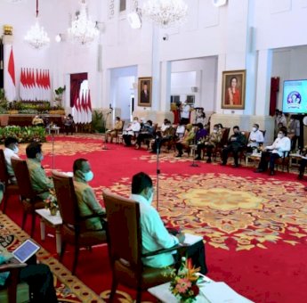 Presiden Jokowi Sampaikan Enam Arahan dalam Sidang Kabinet&nbsp; Paripurna