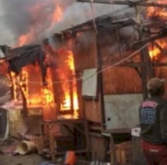 Si Jago Merah Lahap Puluhan Kios di Pasar Ciputat Tangsel