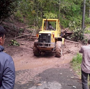 Respon Cepat Pemprov Sulsel, Kurang 24 Jam Selesaikan Jalan Tertutup Akibat Longsor di Batas Gowa – Tondong Sinjai