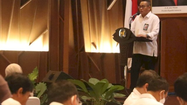 Kepala BPSDM Kementerian PUPR Khalawi Abdul Hamid Saat Menyampaian Materi Sosialisasi Peraturan ASN Terbaru, Kamis (12/5/2022). (Istimewa)