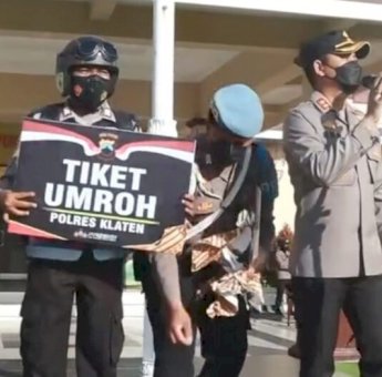 Polisi Terbaik di Klaten Selama Ramadan 1443 H Dapat Hadiah Umroh