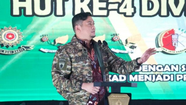Bupati Gowa Adnan Purichta Ichsan saat menghadiri HUT Ke-4 Divisi Infanteri 3 Kostrad di Markas Divif 3 Kostrad di Pakkatto, Kecamatan Bontomarannu, Sabtu (13/05/2022). (Ist)
