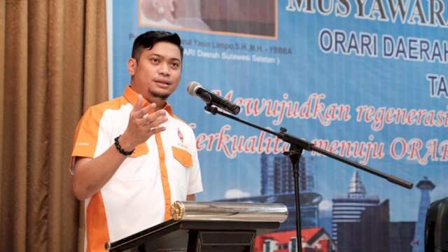 Bupati Gowa Adnan Purichta Ichsan, memberikan sambutan usai dikukuhkan sebagai Ketua Orari Daerah Sulawesi Selatan, Jumat (13/05/2022). (Istimewa)