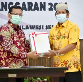Penyerahan LHP BPK Atas LKPD 2021, Bupati Soppeng Terima WTP ke-8