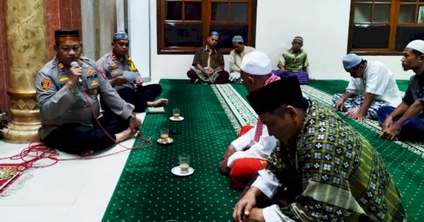 Tingkatkan Kamtibmas, Polsek Kalideres Jakbar Gencarkan Safari Subuh Keliling