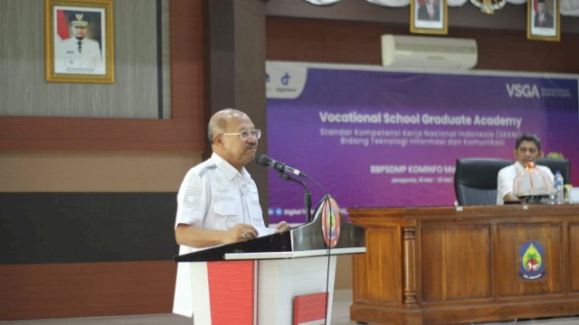 Bupati Jeneponto Iksan Iskandar, memberikan sambutan saat kegiatan Vocational school graduate academy (VSGA) di Ruang Pola Panrannuangta, Kantor Bupati, Rabu (18/05/2022). (Istimewa)