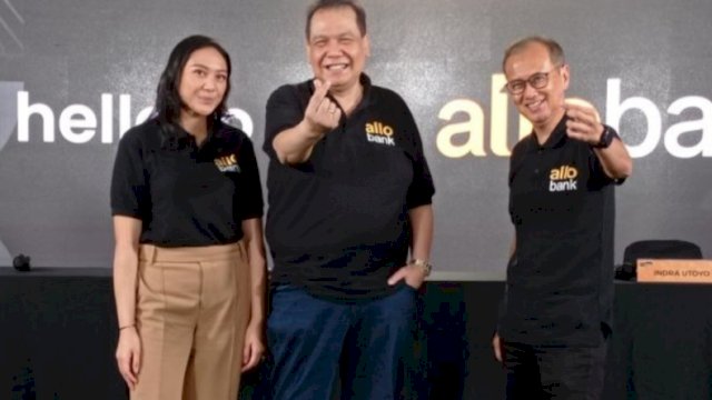 Chairul Tanjung bersama jajaran Allo Bank. (Ist)