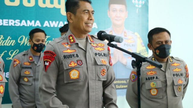 Kapolda Sulteng Irjen Pol Rudy Sufahriadi, saat Halal Bi Halal dengan wartawan, membeberkan 22 warga Sulteng ditangkap. (Istimewa)