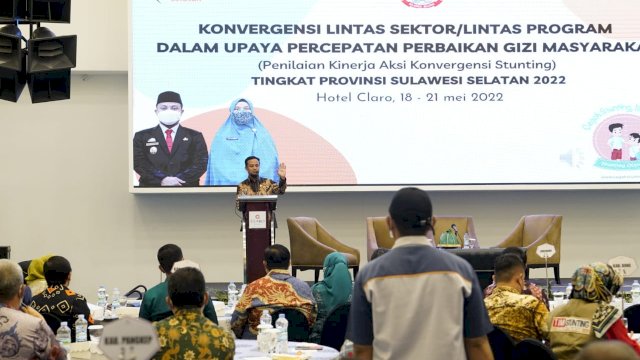 Gubernur Sulsel Andi Sudirman Sulaiman, memberikan sambutan saat membuka Konvergensi Lintas Sektor/Lintas Program Dalam Upaya Percepatan Perbaikan Gizi Masyarakat (Penilaian Kinerja Aksi Konvergensi Stunting) Tingkat Provinsi Sulawesi Selatan Tahun 2022, Kamis (19/05/2022). (Istimewa)