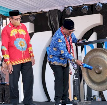 Lutfi Halide Buka Pentas Seni SMAN 1 Soppeng