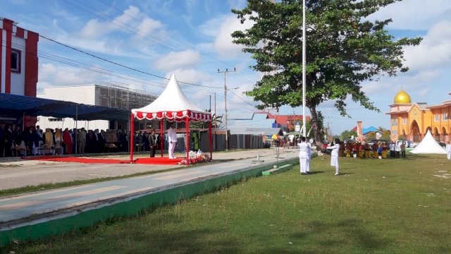 Bupati Buteng H. Samahuddin, SE saat memimpin Harkitnas ke-114, Jum'at (20/05/2022)