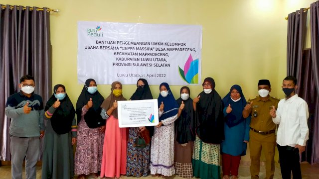 Melalui program TJSL, PT PLN mengambil bagian dalam mendorong perekonomian masyarakat terutama bagi warga di wilayah pembangunan infrastruktur kelistrikan yang dilakukan PLN. (Istimewa)