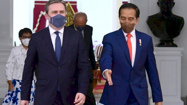 Presiden Joko Widodo dan Menlu Serbia Nikola Selakovic saat tiba di Istana Negara Jakarta senin (23/05/2022). (Ist)