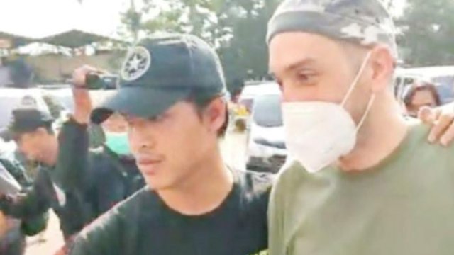 Artis Gary Iskak diamankan di Polda Jabar. (Istimewa)
