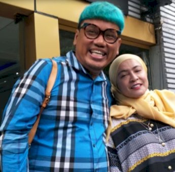 Artis Uya Kuya Datangi Polda Metro Jaya Terkait Kasus Dugaan Penipuan Selebgram Medina Zein