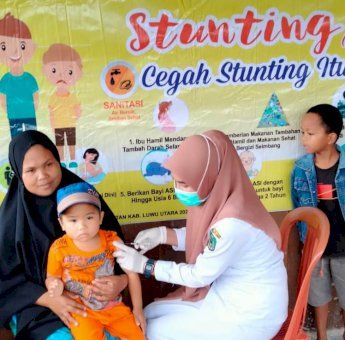 Manfaatkan Momentum Semalam di Desa, 90 Anak Diimunisasi di Rongkong