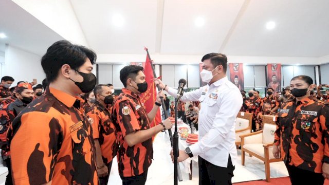 Bupati Gowa Adnan Purichta Ichsan saat menghadiri Pelantikan dan Pengukuhan Pemuda Pancasila Kabupaten Gowa di Baruga Tinggimae, Rumah Jabatan Bupati Gowa, Rabu (25/05/2022) sore kemarin. (Istimewa)