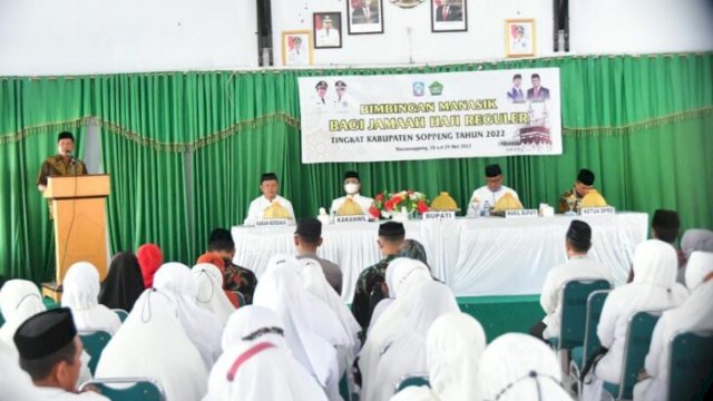 119 Jemaah Calon Haji Kabupaten Soppeng mengikuti bimbingan manasik Haji di Baruga Rujab Bupati, Sabtu (28/05/2022). (Ist)