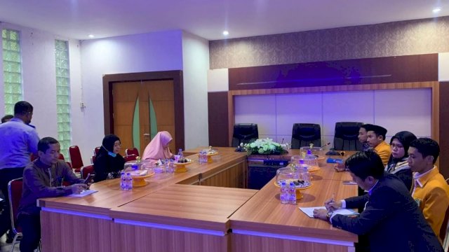 Asisten Pemerintahan dan Kesejahteraan rakyat Pemerintah Kabupaten (Pemkab) Luwu Timur, Aini Endis Anrika, menerima kunjungan Audiensi rombongan Universitas Muhammadiyah (Unismuh) Makassar.