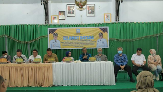 Rombongan Staf Kepresidenan RI diterima oleh Wabup Soppeng Lutfi Halide di Baruga Rujab Bupati Soppeng, Minggu (29/05/2022). (Istimewa)