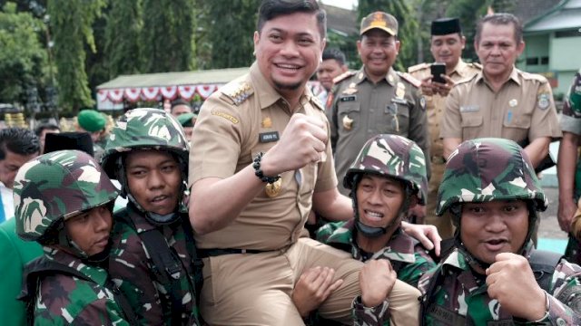 Bupati Gowa Adnan Purichta Ichsan, saat menghadiri Pembukaan Latsarmil Komcad 2022 di Lapangan Sapta Marga Rindam XIV/Hasanuddin, Kecamatan Bontomarannu, Senin (30/05/2022). (Istimewa)
