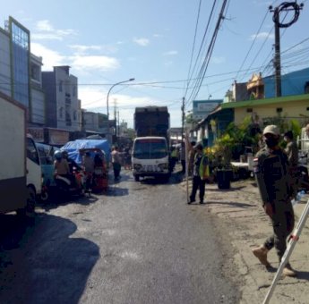Pemprov Sulsel Timbun Ruas Antang Bersama Polisi dan Warga