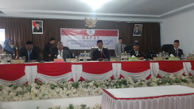 Rapat Paripurna DPRD Buteng dalam rangka Sertijab Bupati Buteng periode 2017-2022 ke Pj.Bupati Buteng, Senin (30/05/2022)