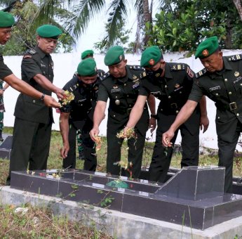 Sambut HUT Kodam XIV Hasanuddin, Kodim 1418 Mamuju Ziarah ke TMP