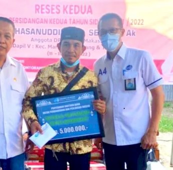 Reses Anggota DPRD Kota Makassar, PDAM Salurkan Bantuan Uang Tunai Untuk Masjid