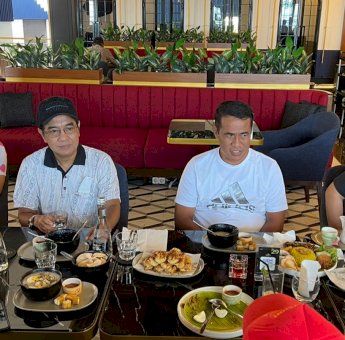 Manjakan Lidah, Ketua Umum IKA-Rektor Unhas Ketagihan Bubur Ayam dan Nasi Kuning The Icon