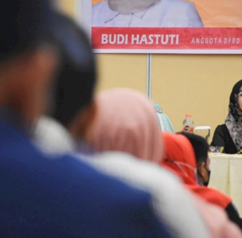 Legislator Makassar Budi Hastuti Sosialisasikan Perda Perlindungan, Pemberdayaan Pasar Tradisional dan Penataan Pasar Modern