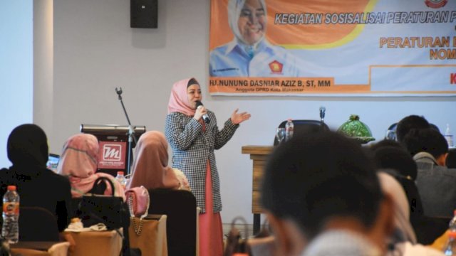 Anggota DPRD Kota Makassar Nunung Dasniar, memberikan sambutan saat sosialisasi Perda Nomor 6 Tahun 2019 tentang Kepemudaan, Selasa (31/05/2022). (Istimewa)