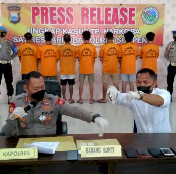 Polisi Tangkap 7 Terduga Pengedar Sabu di Soppeng