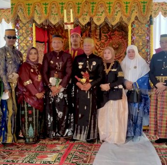 Mincara Burau Dikukuhkan, Ketua DPRD Luwu Timur Harap Jadi Tauladan dan Penyejuk Masyarakat