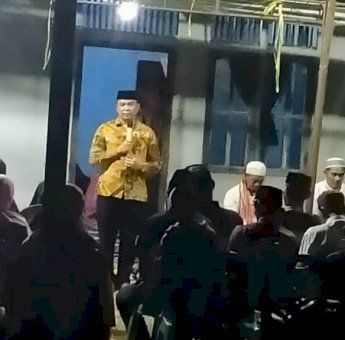 Ketua DPRD Luwu Timur Hadiri Tausyiah Bersama Warga Desa Kawata