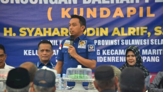 Wakil Ketua DPRD Sulsel, Syaharuddin Alrif saat melakukan kunjungan kerja di wilayah Kelurahan Majelling, Kecamatan Maritengngae, Kabupaten Sidrap, Minggu (22/5/2022). (Foto: Istimewa)