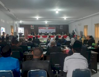 Pimpin Rapat Paripurna Sertijab, Ketua DPRD Buteng Apresiasi 5 Tahun Kepemimpinan Samahuddin