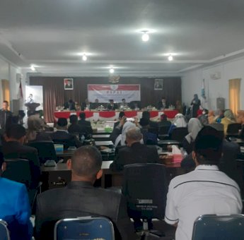 Pimpin Rapat Paripurna Sertijab, Ketua DPRD Buteng Apresiasi 5 Tahun Kepemimpinan Samahuddin