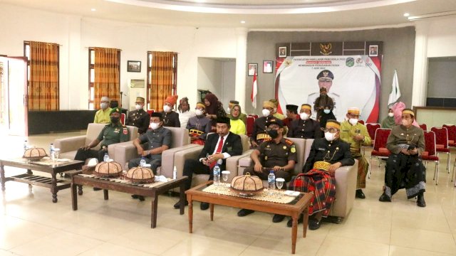 Upacara Peringatan Hari Lahir (Harla) Pancasila Tahun 2022 secara virtual di Aula Rumah Jabatan Bupati, Desa Puncak Indah, Kecamatan Malili, Rabu (01/06/2022).