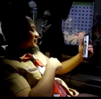 Gubernur Sulsel Video Call Bersama Korban Selamat KM Ladang Pertiwi di Kotabaru