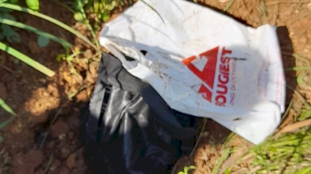 Kantong Plastik berisi Jasad bayi baru lahir terkubur di lahan kosong ditemukan warga Kelurahan Mawang, Kecamatan Somba Opu, Kabupaten Gowa, Sulawesi Selatan, Kamis (02/06/2022). (Istimewa)