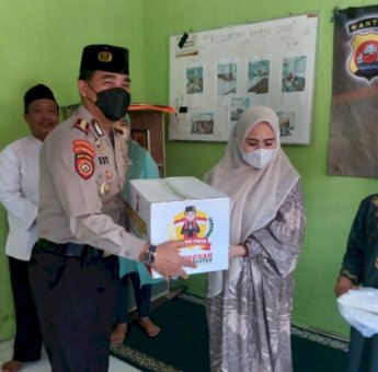 Jumat Berkah, Ditpamobvit Polda Banten Bakti Sosial ke Yayasan Panti Asuhan Nurul Islam